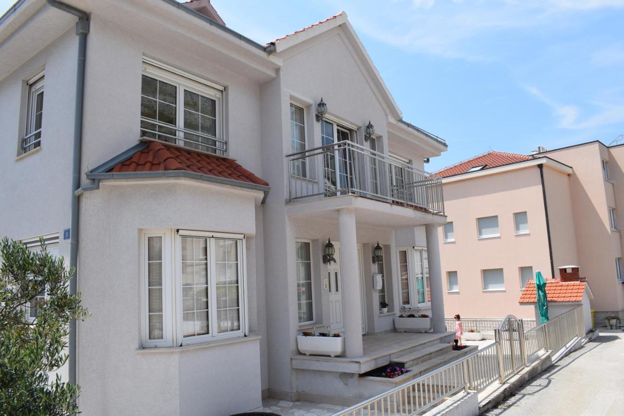 Dream House Omis